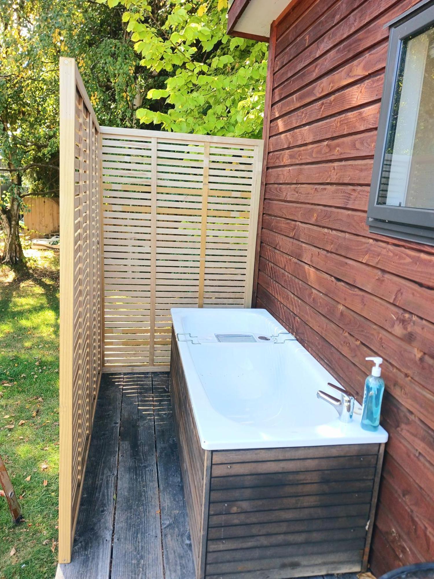 Lake Hawea Cabin With Mountain Views- Outdoor Bath! Exterior foto